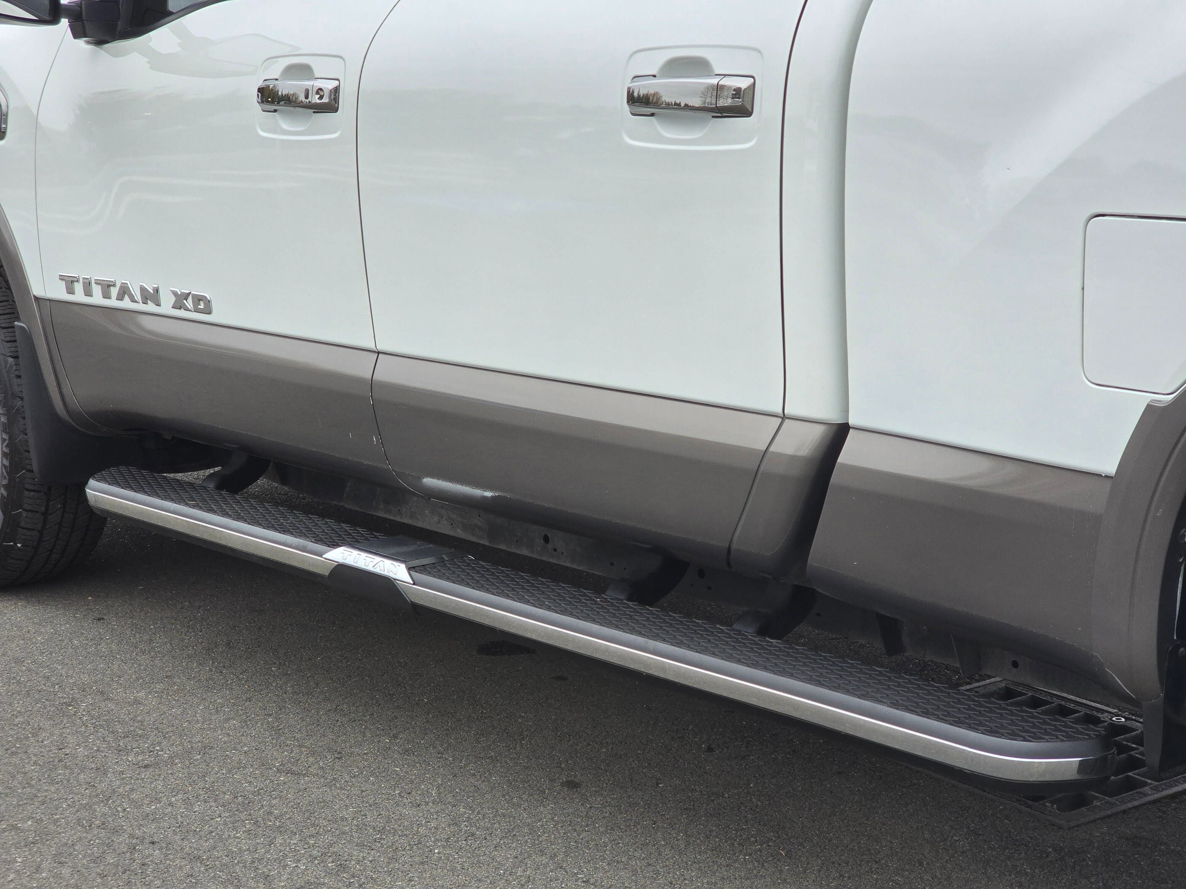 Used 2019 Nissan Titan Platinum Reserve w/ Platinum Utility Package image 10