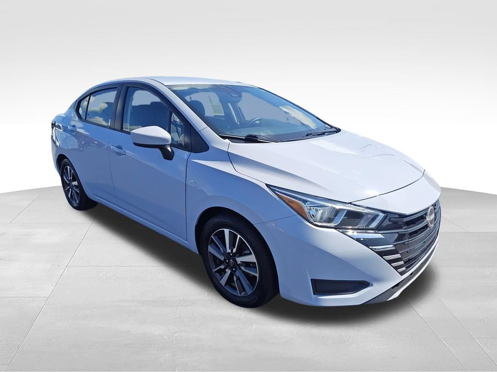 Used 2024 Nissan Versa SV FWD image 7