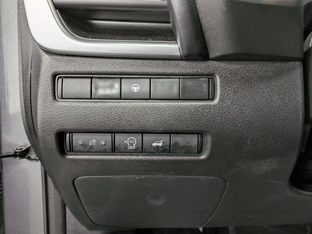 Used 2023 Nissan Rogue SV w/ SV Premium B Package image 20