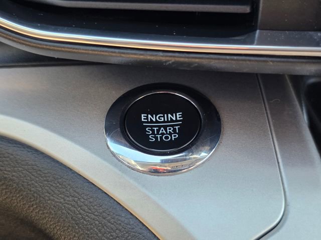 Used 2022 Ford Explorer XLT w/ Equipment Group 202A image 38