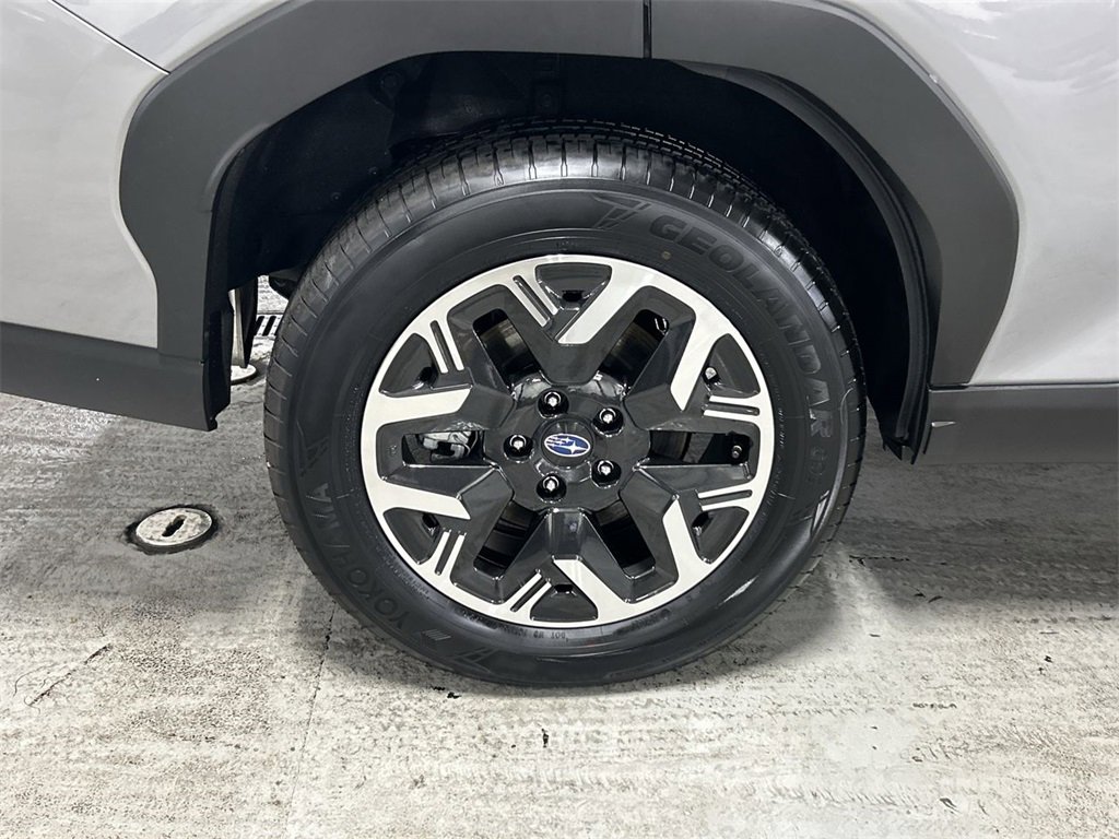 Used 2025 Subaru Forester Premium image 12