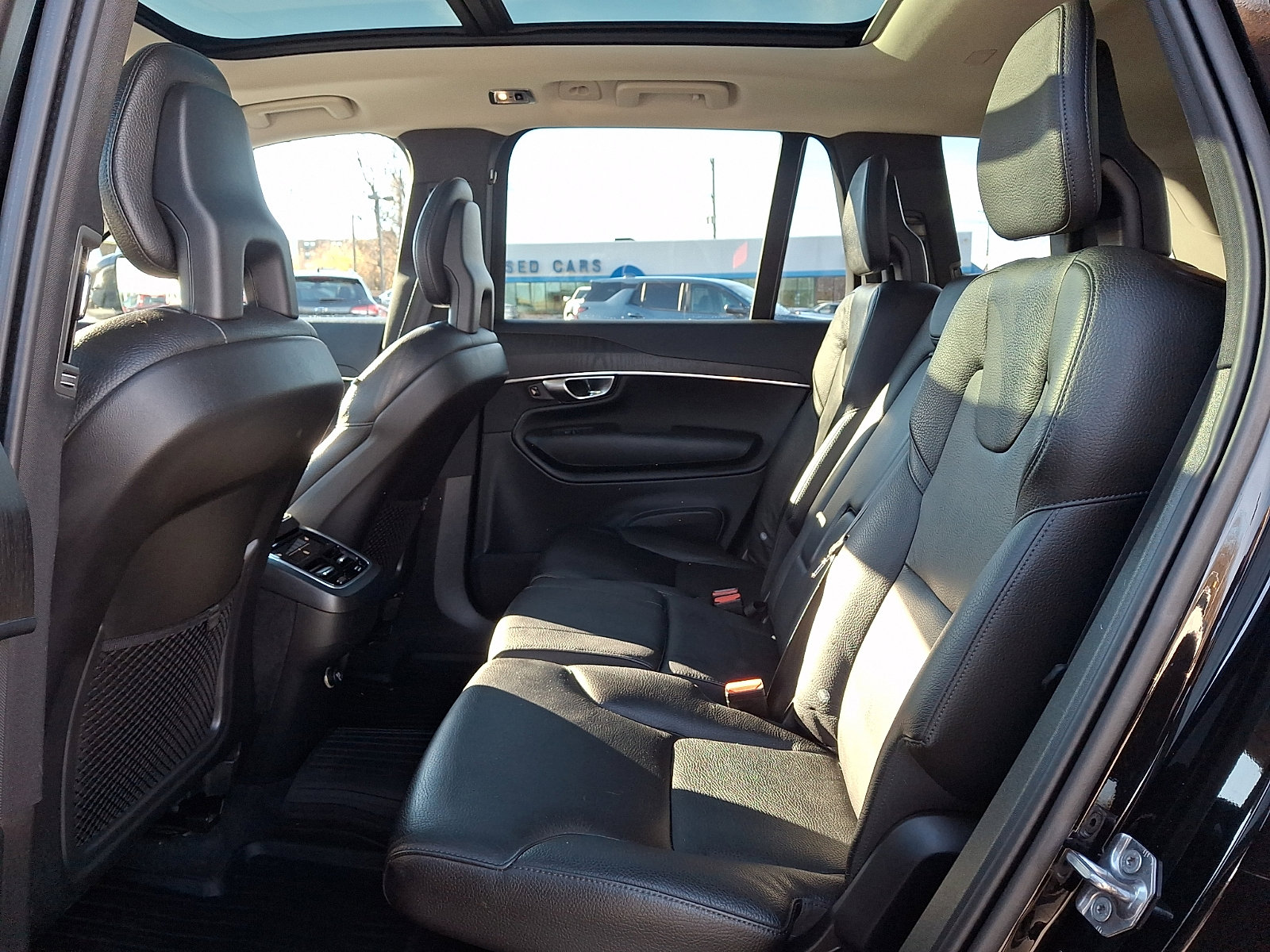 Used 2020 Volvo XC90 T6 Momentum w/ Protection Package Premier image 10