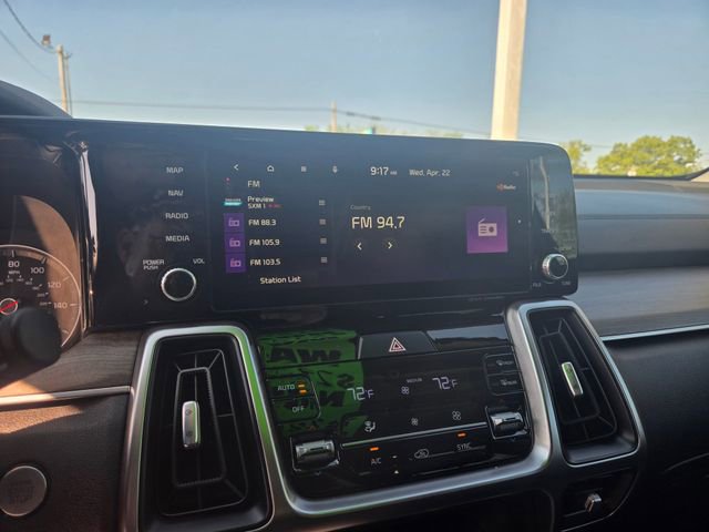 Used 2022 Kia Sorento S w/ Panoramic Sunroof Package AWD/4WD image 5