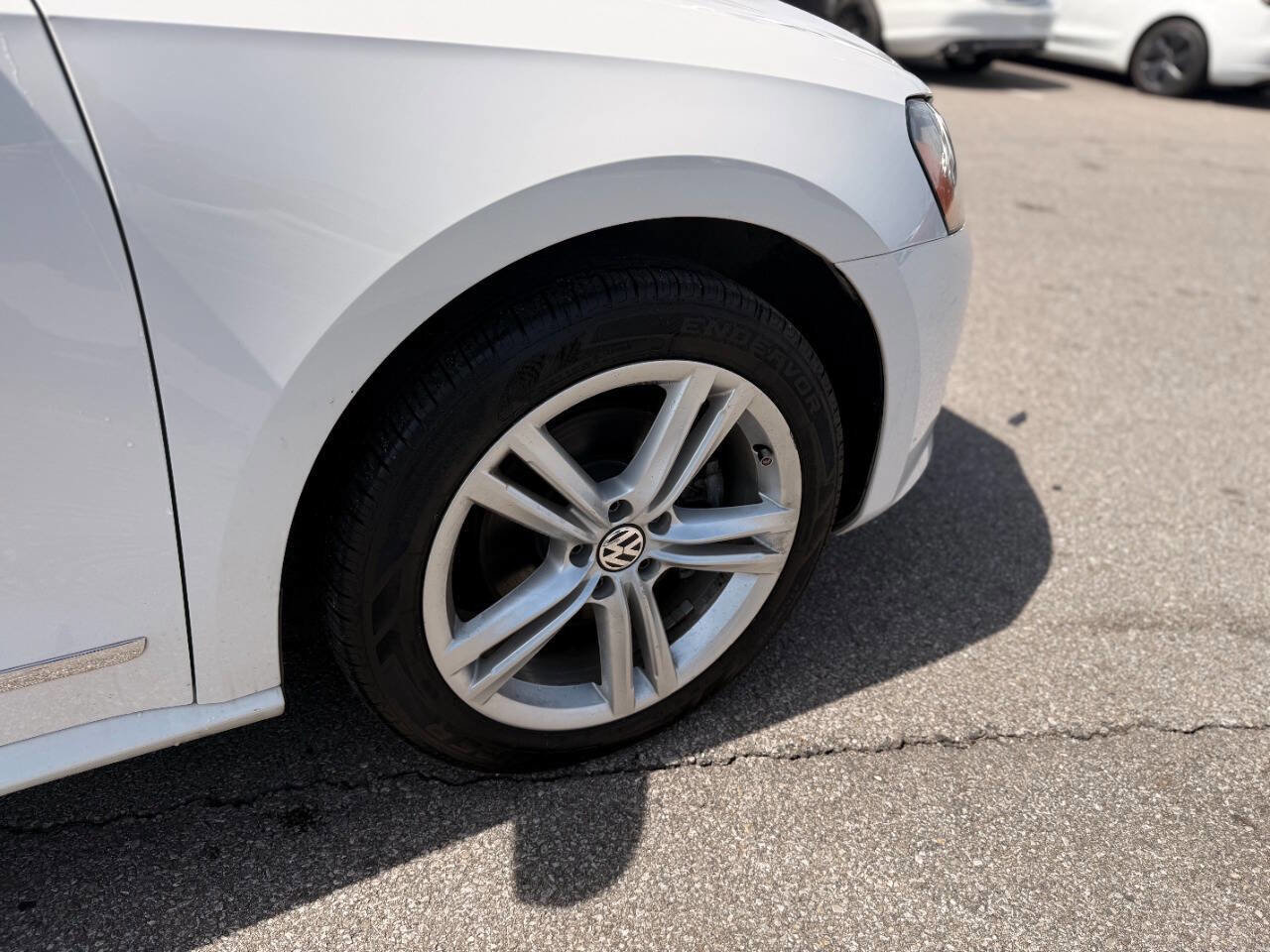 Used 2014 Volkswagen Passat TDI SE FWD image 30
