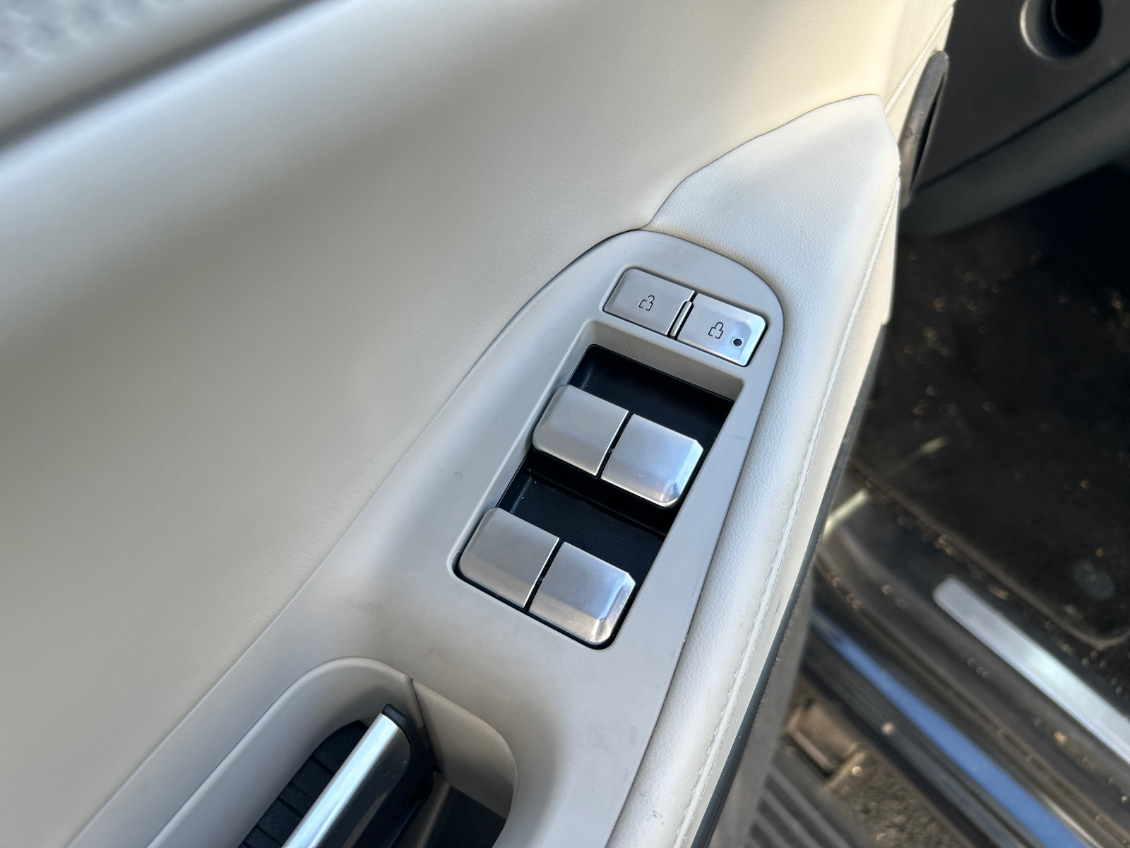 New 2026 Lincoln Navigator L Reserve AWD/4WD image 14
