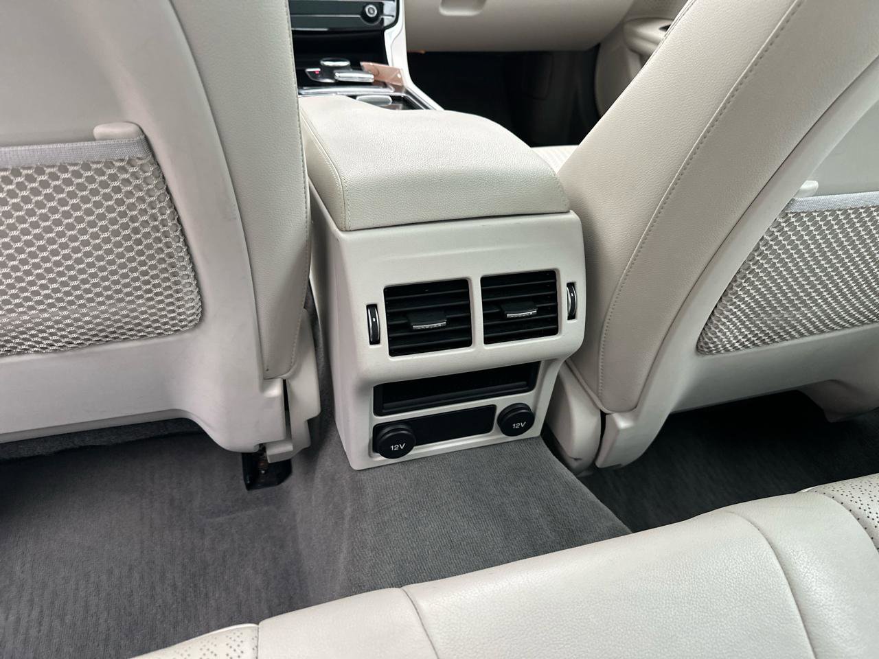 Used 2017 Jaguar XF Prestige image 29