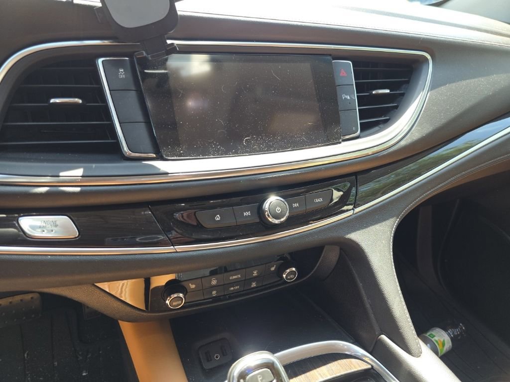 Used 2019 Buick Enclave Essence FWD image 12