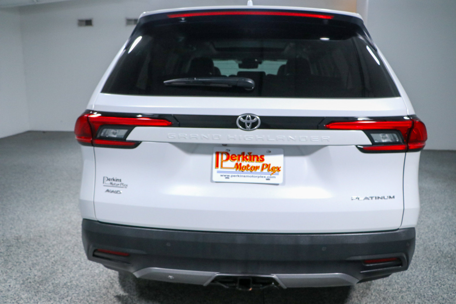 Used 2024 Toyota Grand Highlander AWD image 8