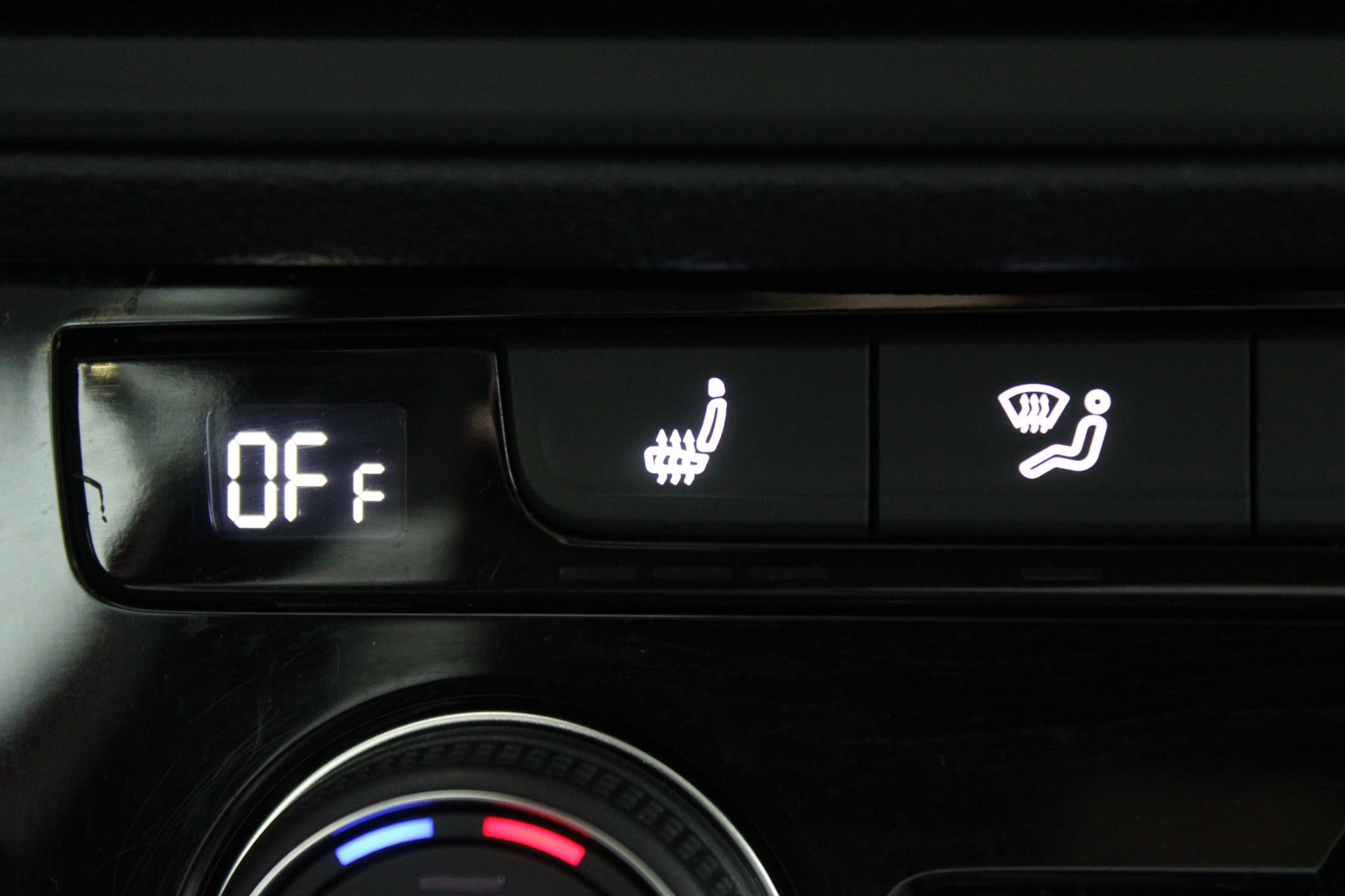 Used 2023 Volkswagen Jetta SE image 34