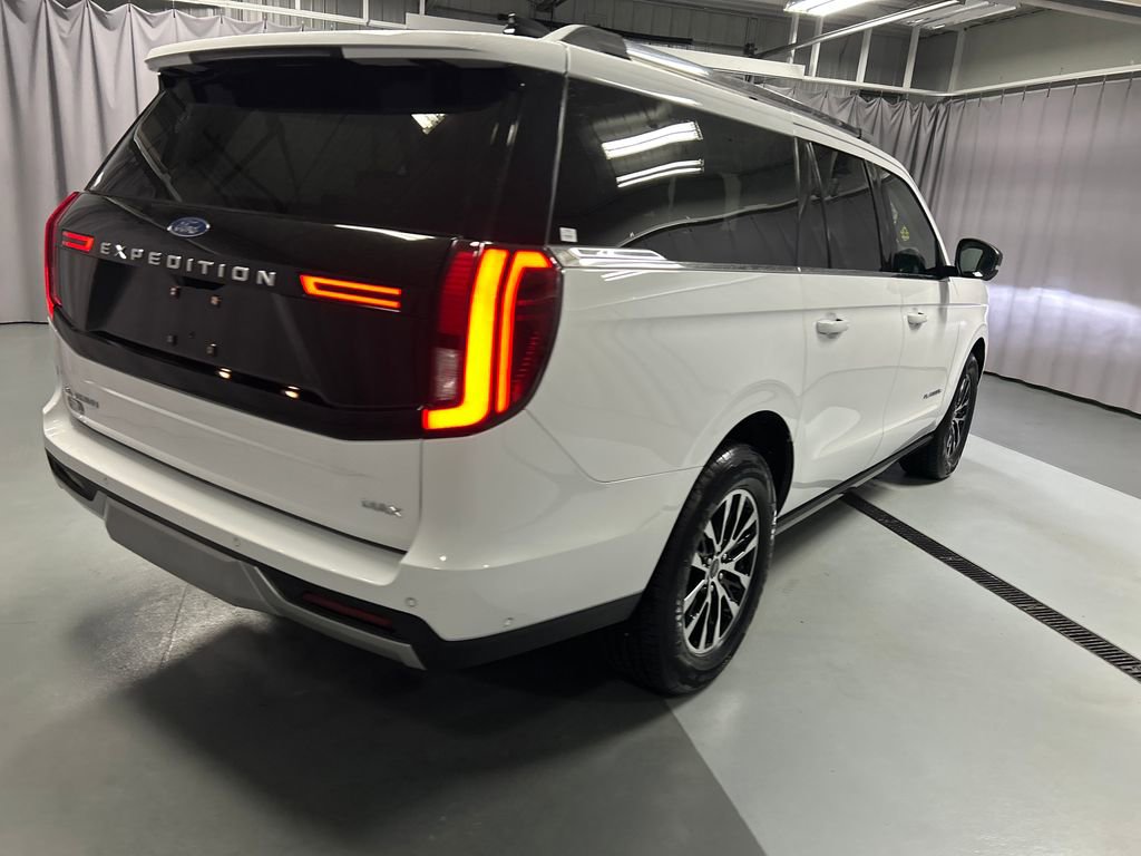 Used 2025 Ford Expedition Max Platinum AWD/4WD image 7