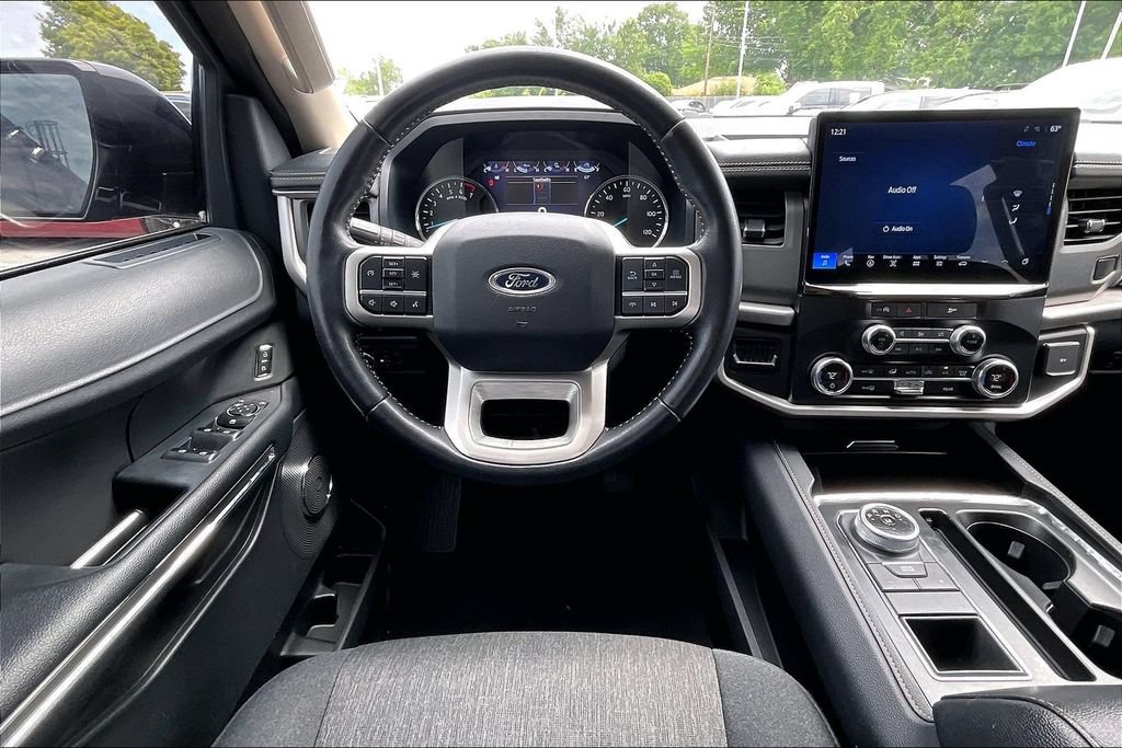 Used 2024 Ford Expedition XLT RWD image 8