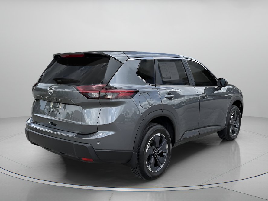 Used 2026 Nissan Rogue SV FWD image 3