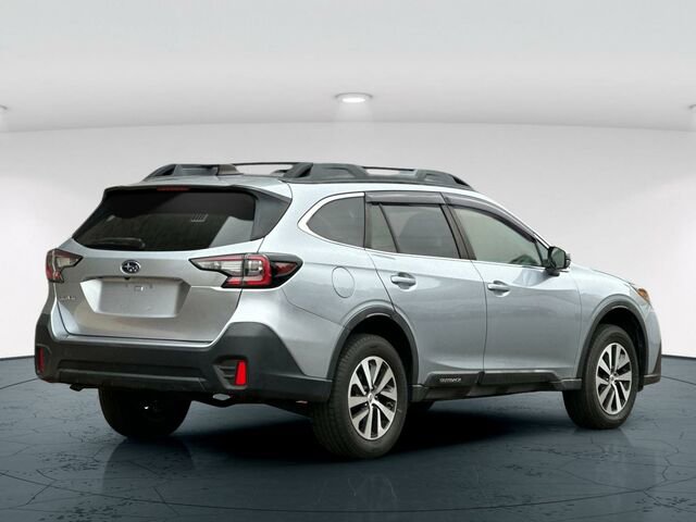 Used 2020 Subaru Outback Premium image 6