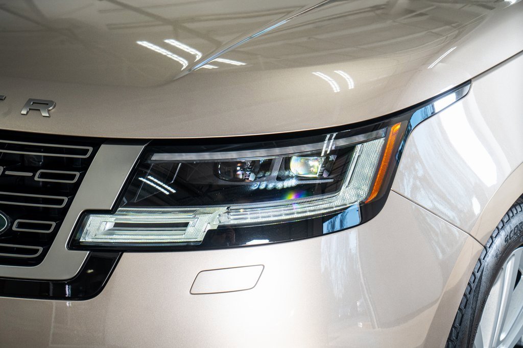 Used 2023 Land Rover Range Rover Long Wheelbase SE image 13