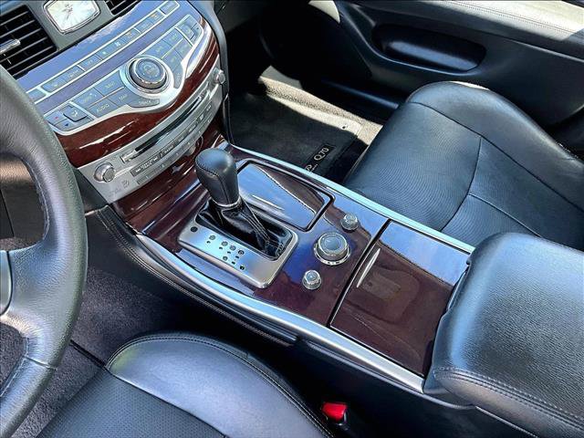 Used 2018 INFINITI Q70 Luxe RWD image 14