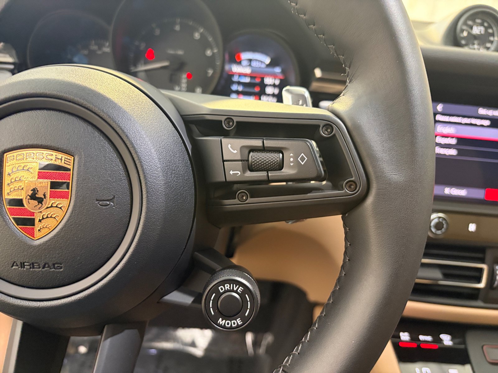 Certified 2026 Porsche Macan AWD/4WD image 38