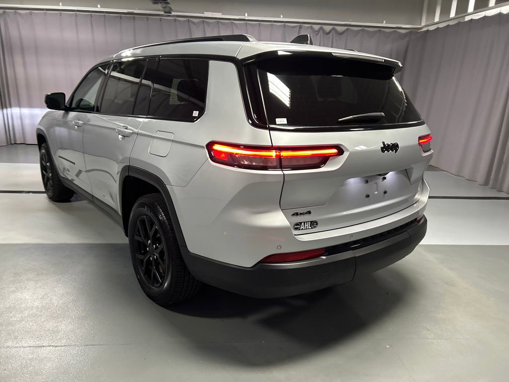 Used 2024 Jeep Grand Cherokee L Laredo image 5