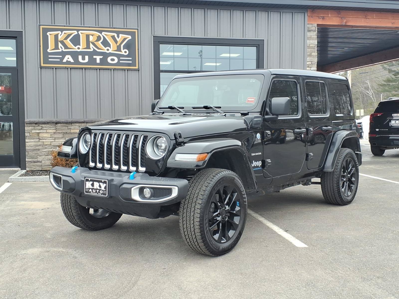 Used 2023 Jeep Wrangler Unlimited Sahara w/ Cold Weather Group