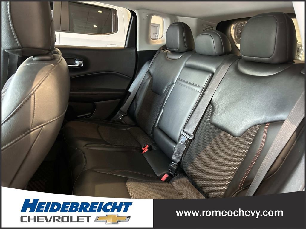 Used 2018 Jeep Compass Trailhawk w/ Navigation Group AWD/4WD image 10