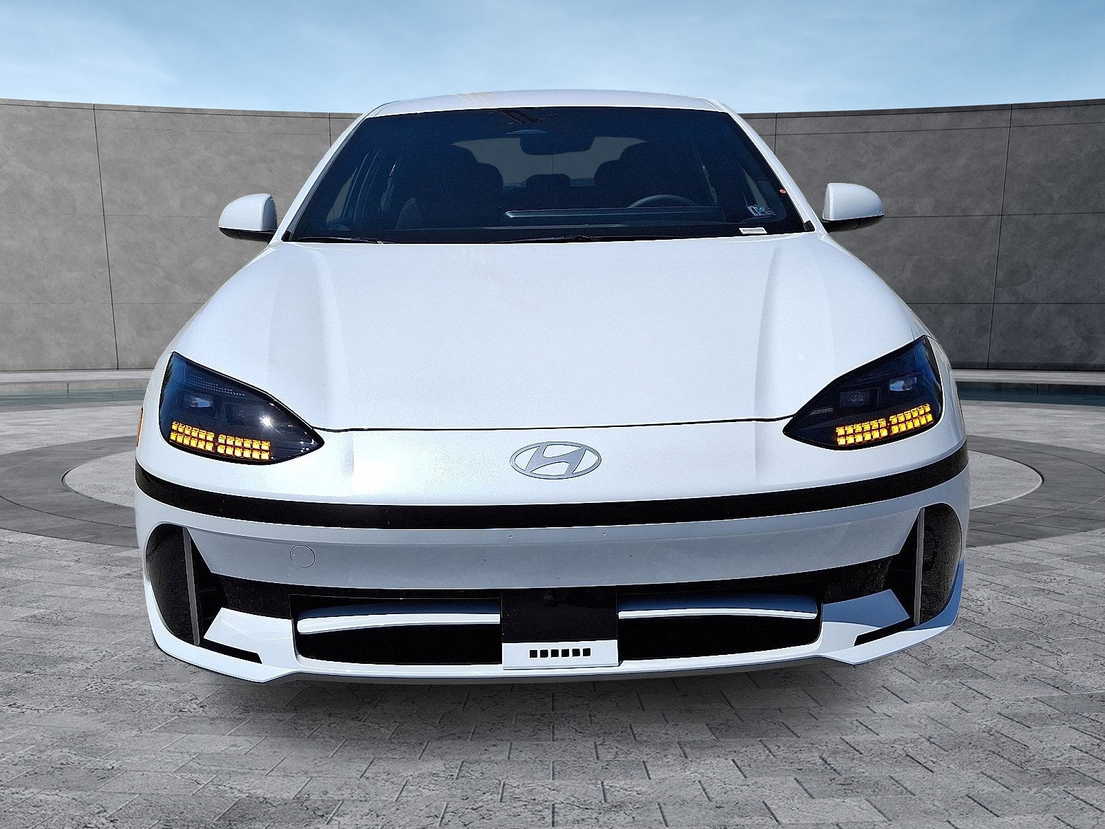 New 2025 Hyundai Ioniq 6 SE video 2