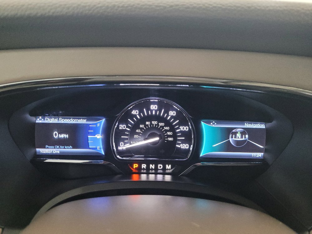 Used 2016 Lincoln Navigator Select RWD image 23