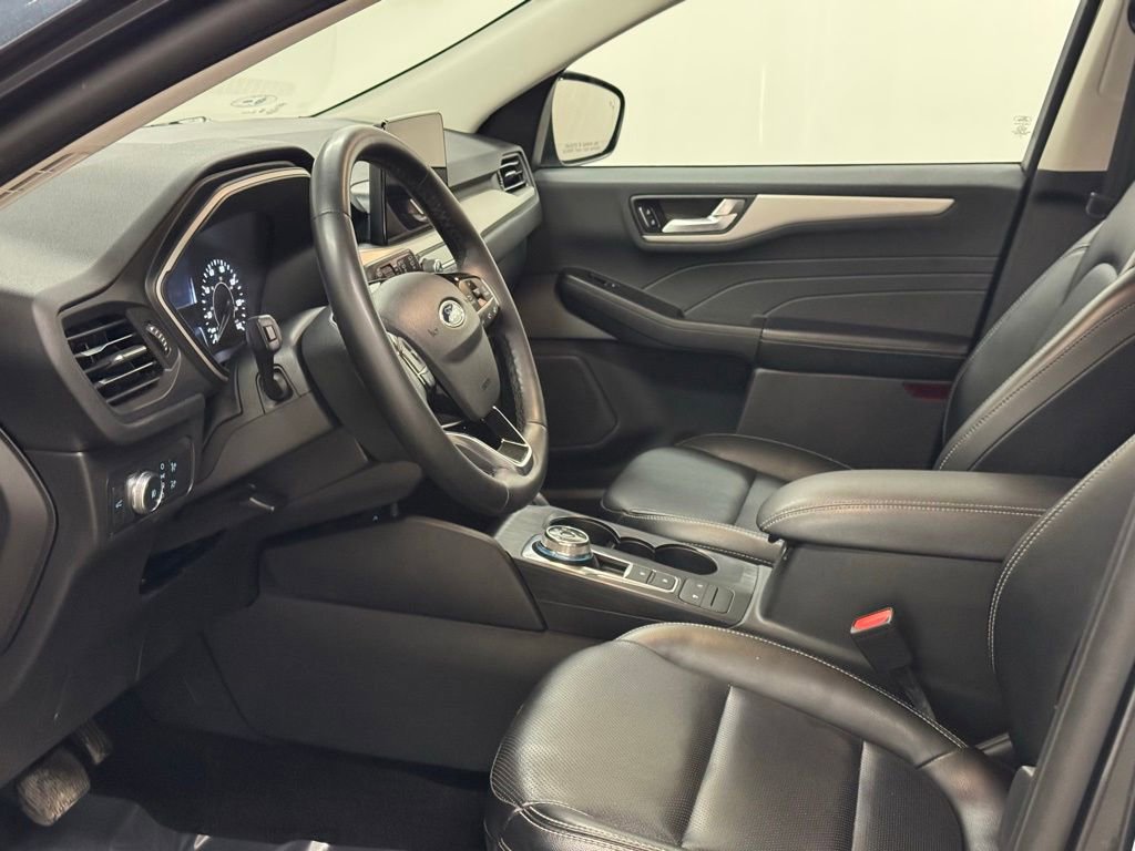 Used 2022 Ford Escape SEL w/ Equipment Group 302A image 13