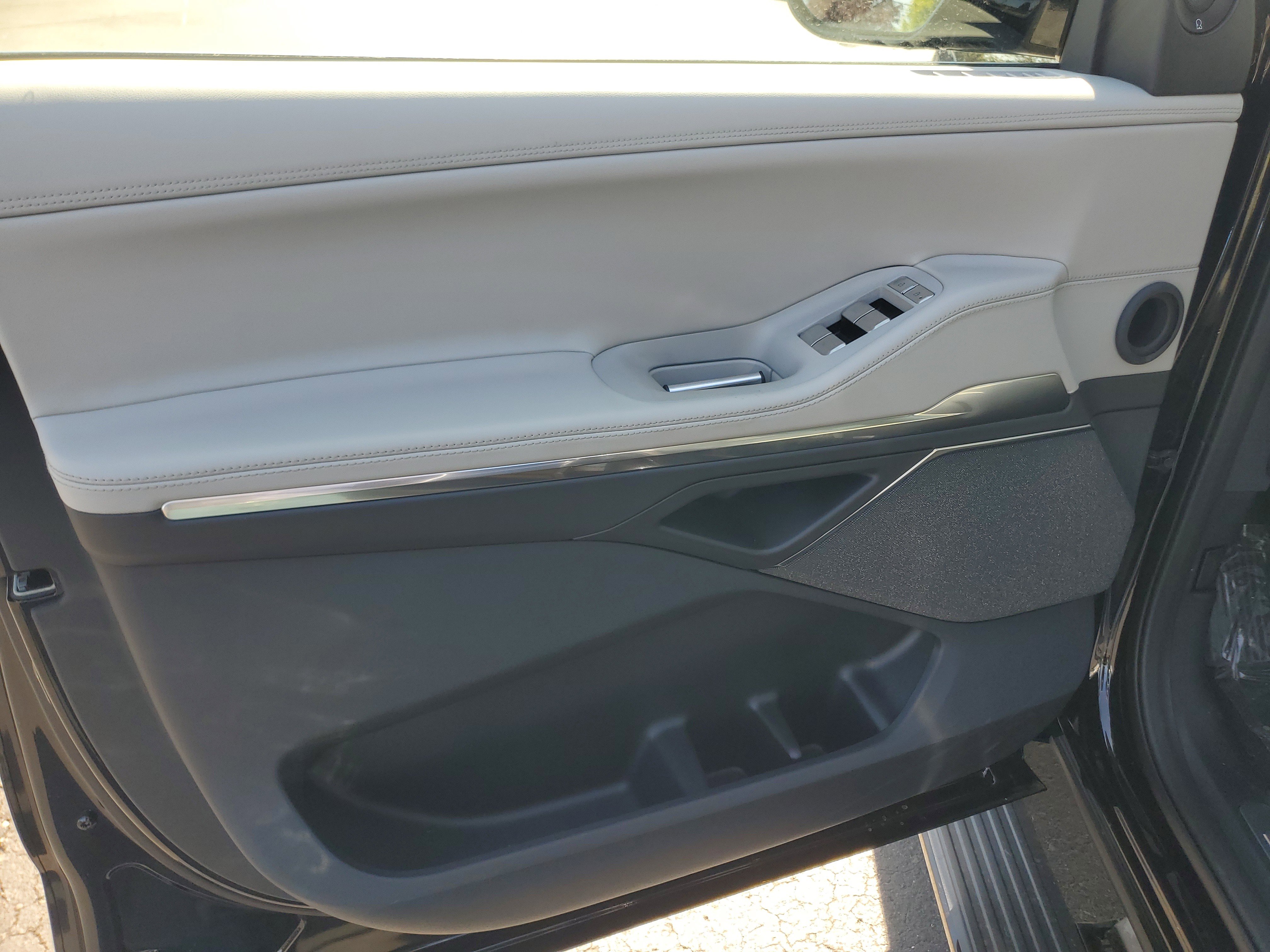 New 2026 Lincoln Navigator Reserve AWD/4WD image 7