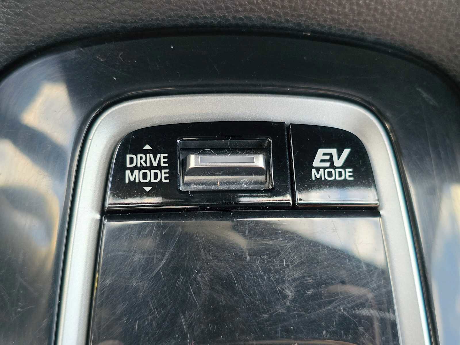 Certified 2024 Toyota Corolla SE image 33