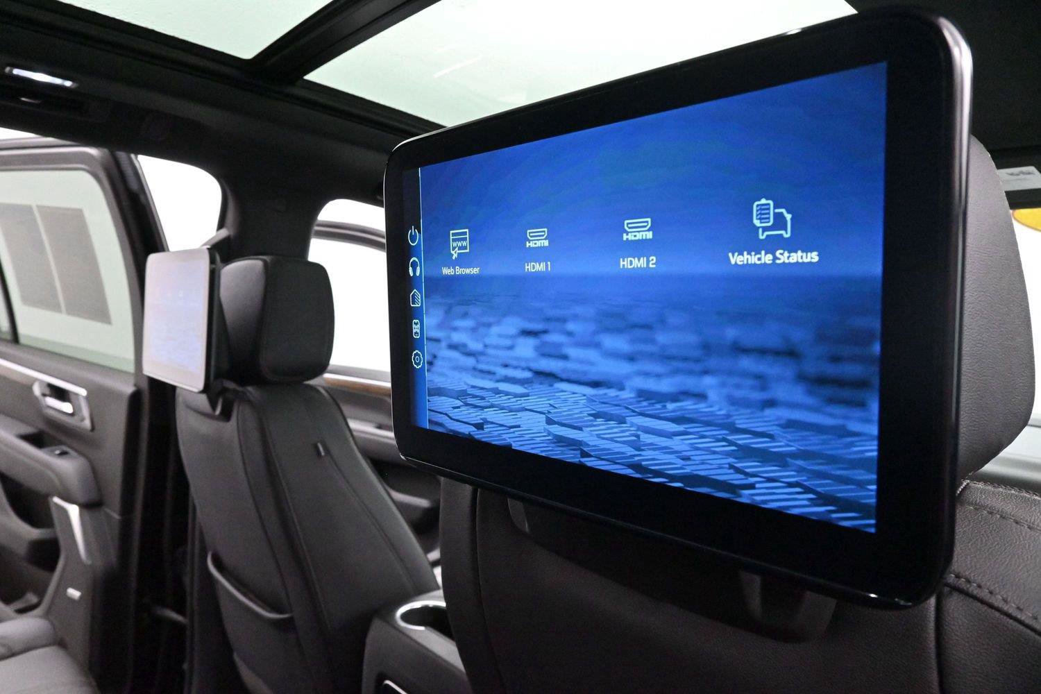 Used 2025 Chevrolet Suburban High Country AWD/4WD image 40