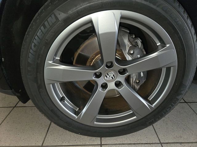 Used 2023 Porsche Macan image 10