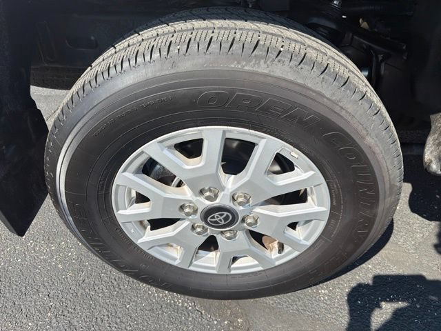 Used 2025 Toyota Tacoma SR5 AWD/4WD image 24