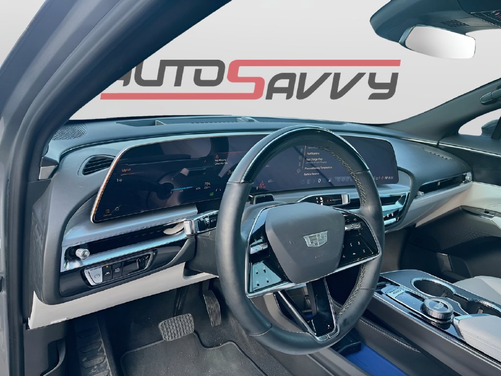 Used 2026 Cadillac Lyriq Luxury RWD image 9