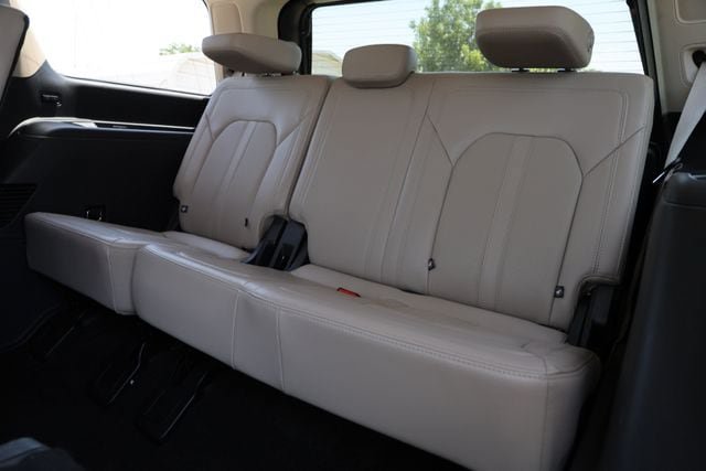 Used 2022 Ford Expedition Limited AWD/4WD image 30