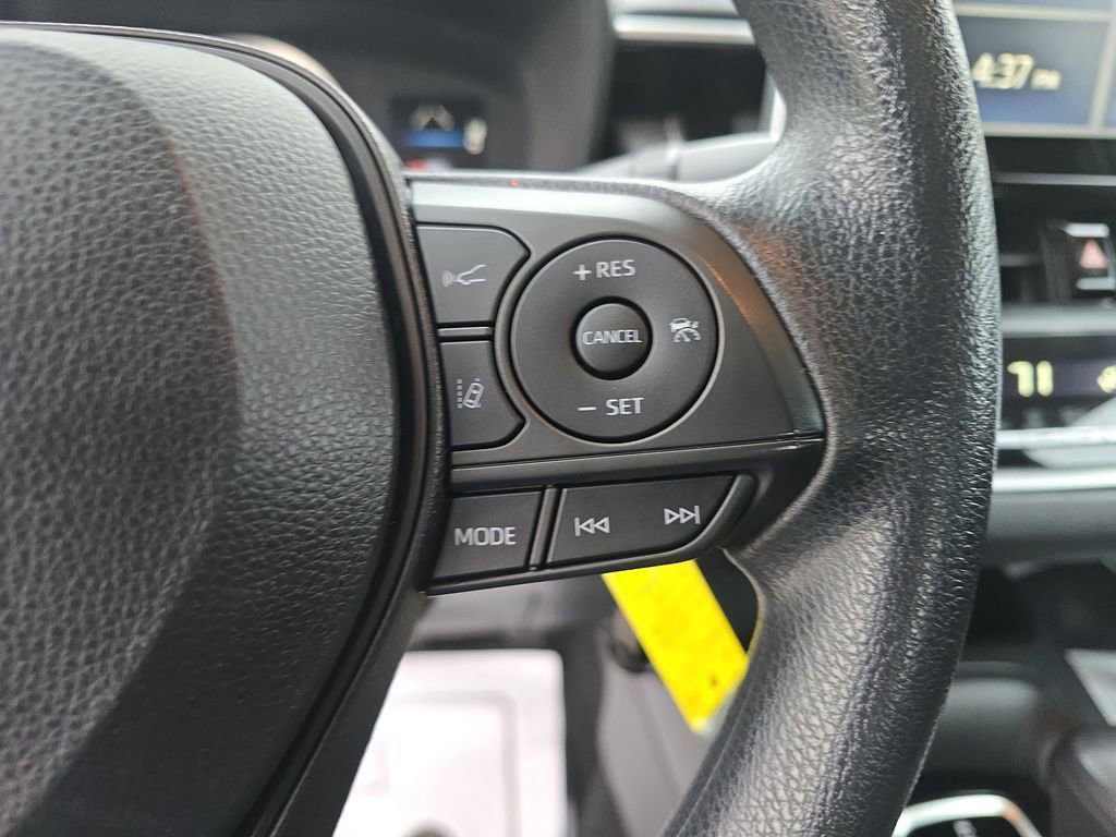 Used 2021 Toyota Corolla LE image 22
