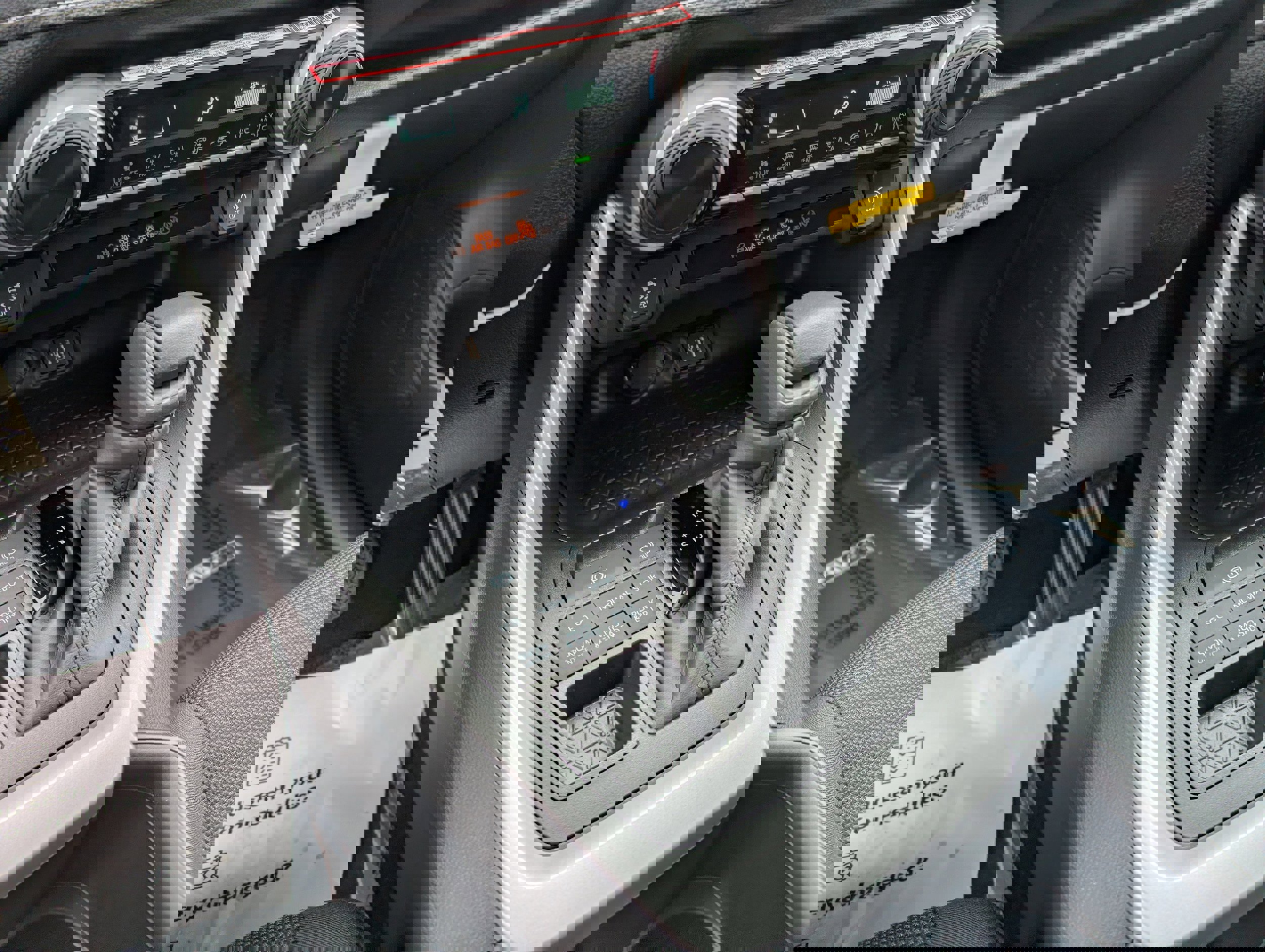 New 2025 Toyota RAV4 LE image 10