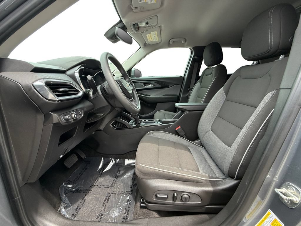 Used 2021 Chevrolet TrailBlazer LT w/ Convenience Package AWD/4WD image 8