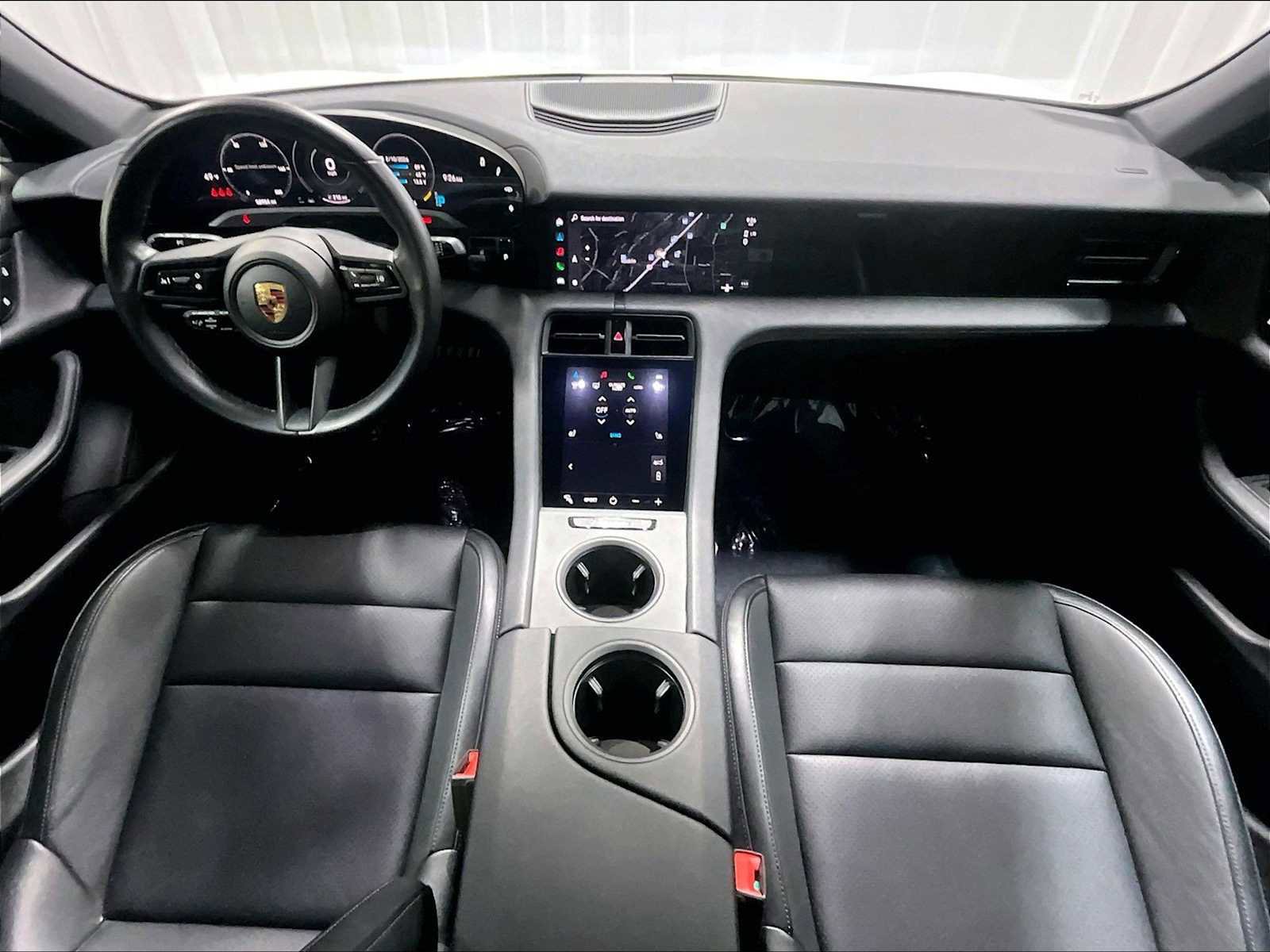 Used 2022 Porsche Taycan image 16