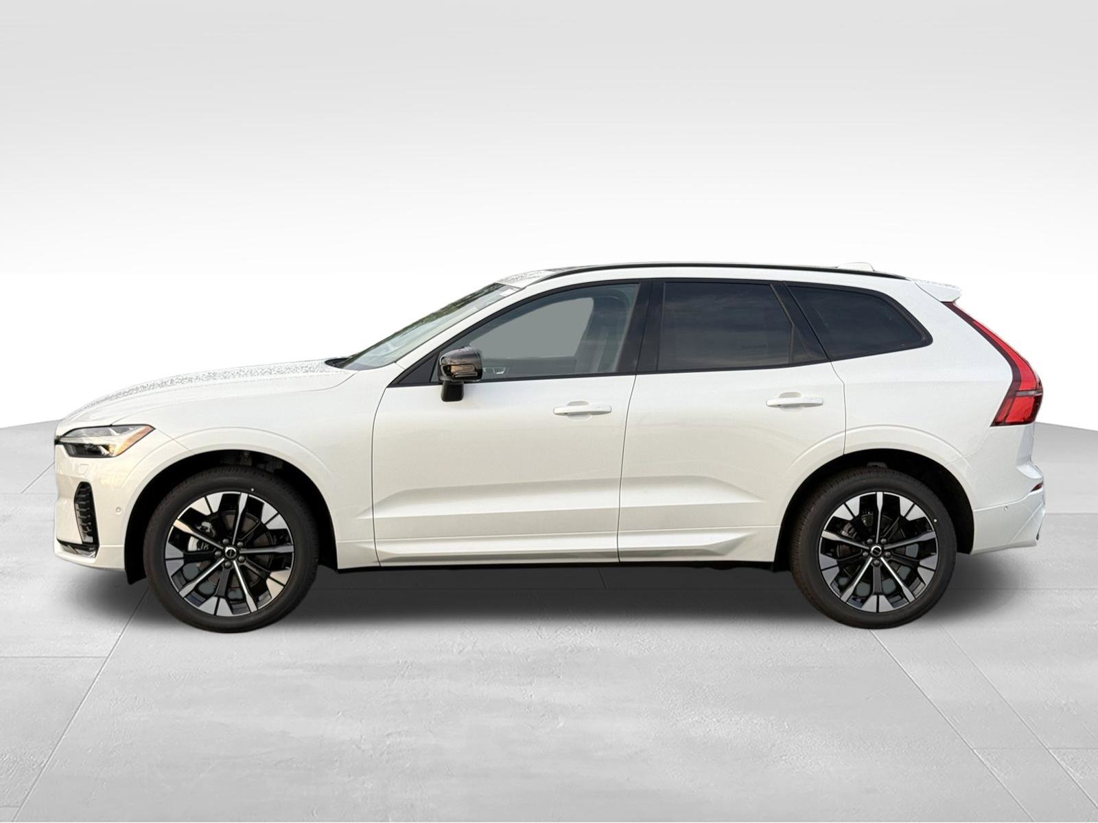 New 2026 Volvo XC60 B5 Plus w/ Climate Package AWD/4WD image 2