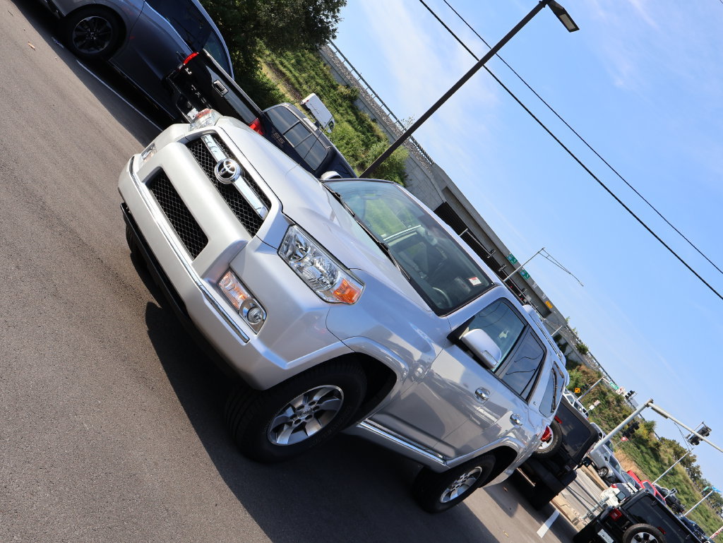 Used 2013 Toyota 4Runner SR5 AWD/4WD image 3