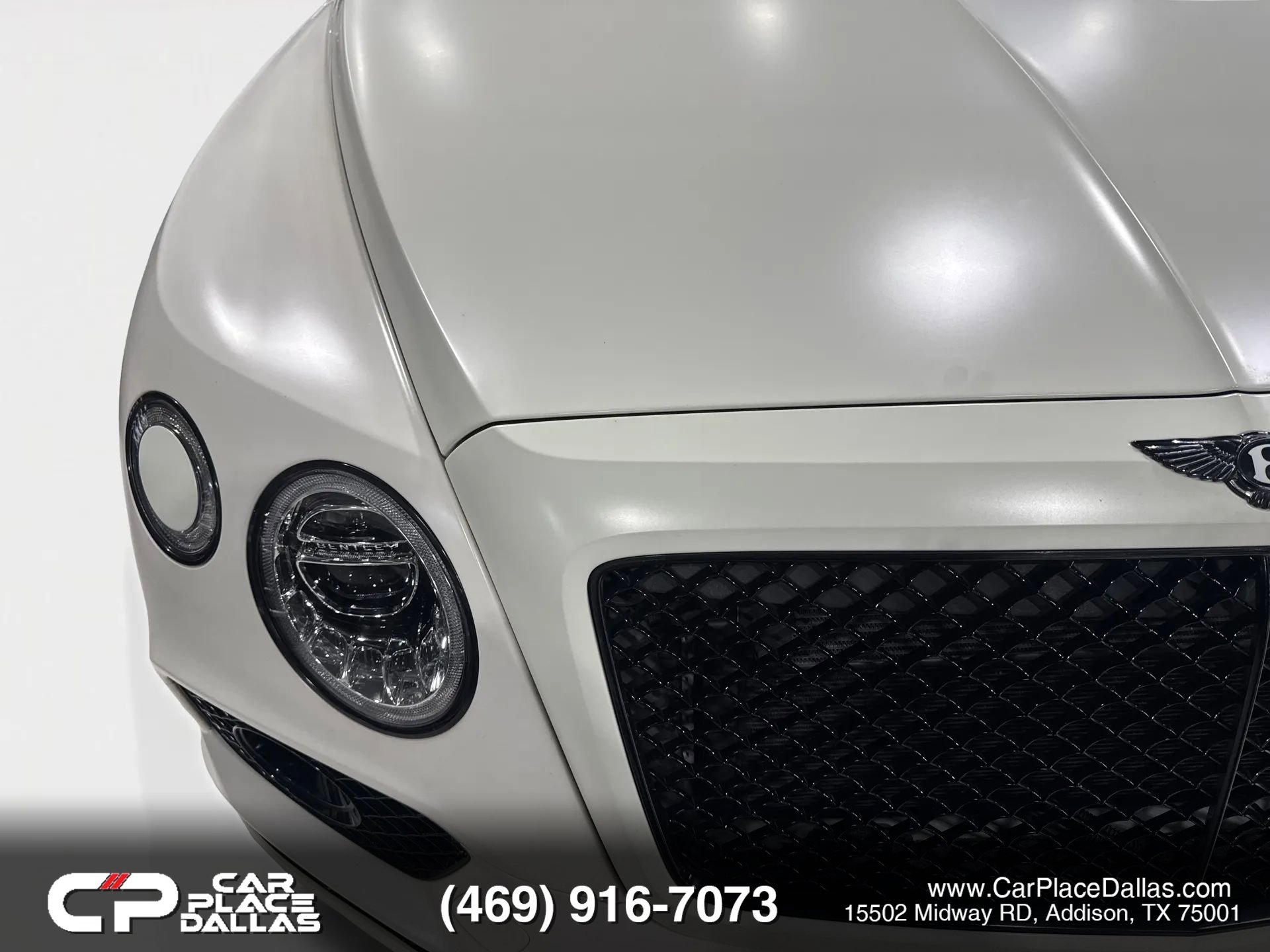 Used 2017 Bentley Bentayga AWD/4WD image 37