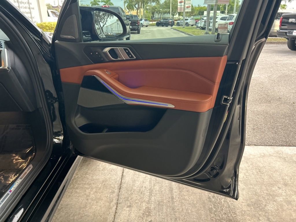 Used 2023 BMW X7 M60i w/ Executive Package image 26