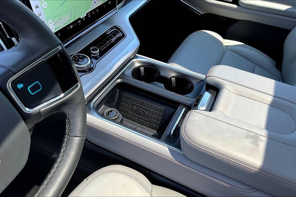 Used 2025 Ford Expedition Max Active AWD/4WD image 20