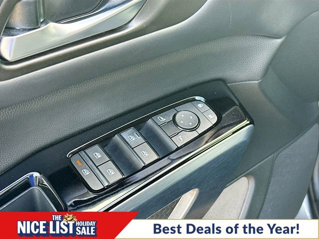 Used 2024 Nissan Pathfinder SL w/ Black Appearance Package image 18