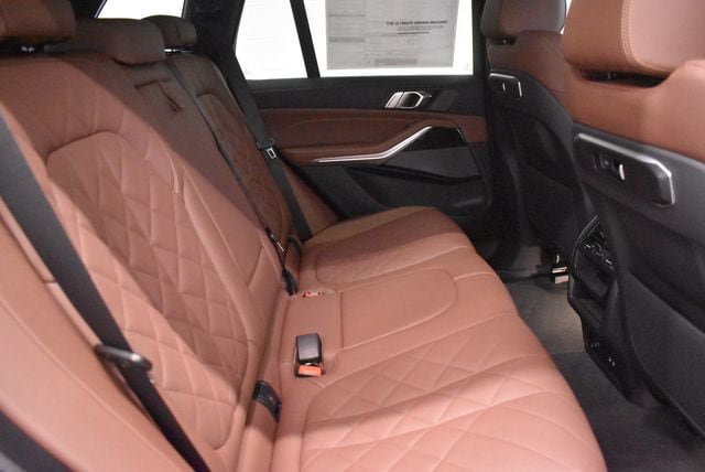 New 2026 BMW X5 xDrive40i w/ M Sport Package AWD/4WD image 18
