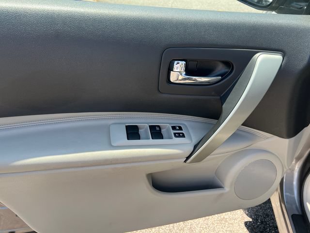 Used 2011 Nissan Rogue SV w/ SL Pkg FWD image 13