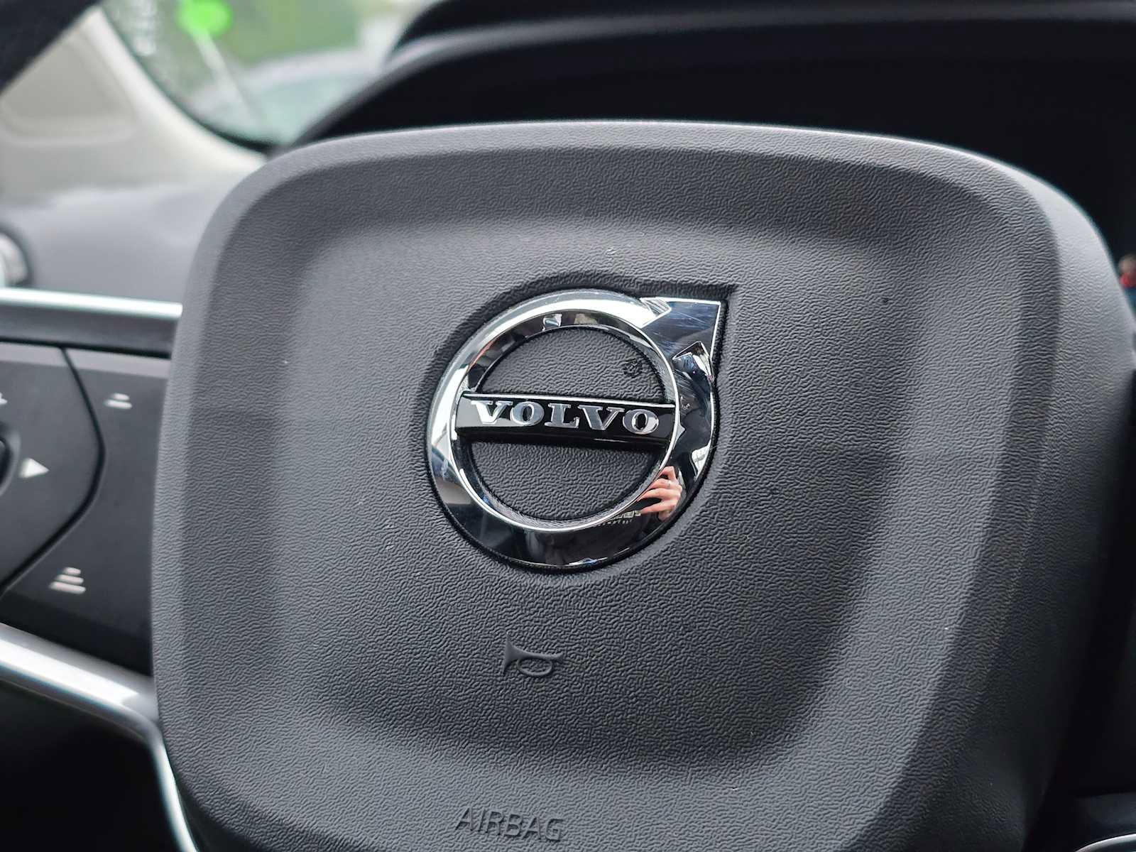 Certified 2025 Volvo XC40 B5 Plus image 31