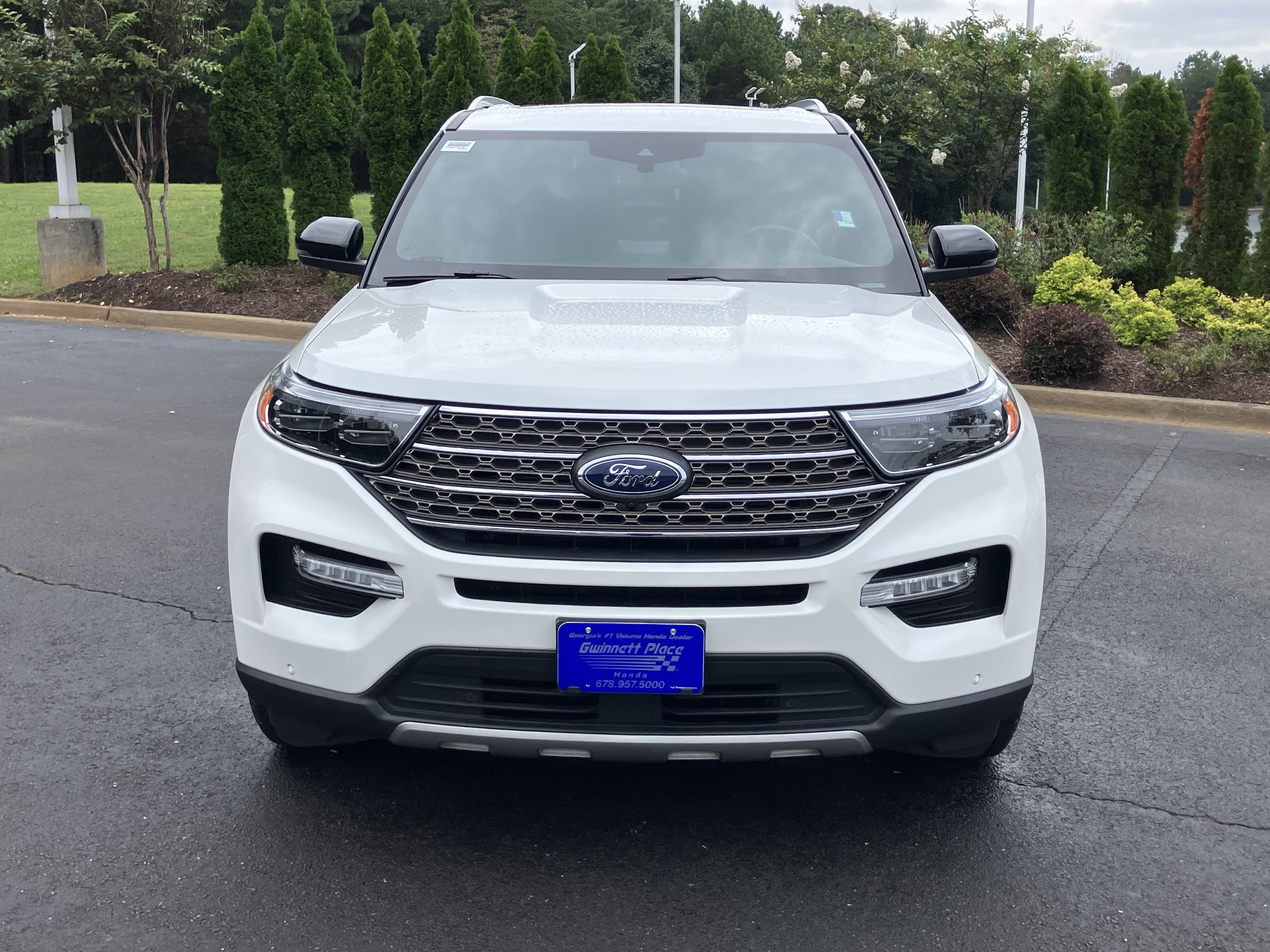Used 2024 Ford Explorer King Ranch w/ Technology Package AWD/4WD image 3