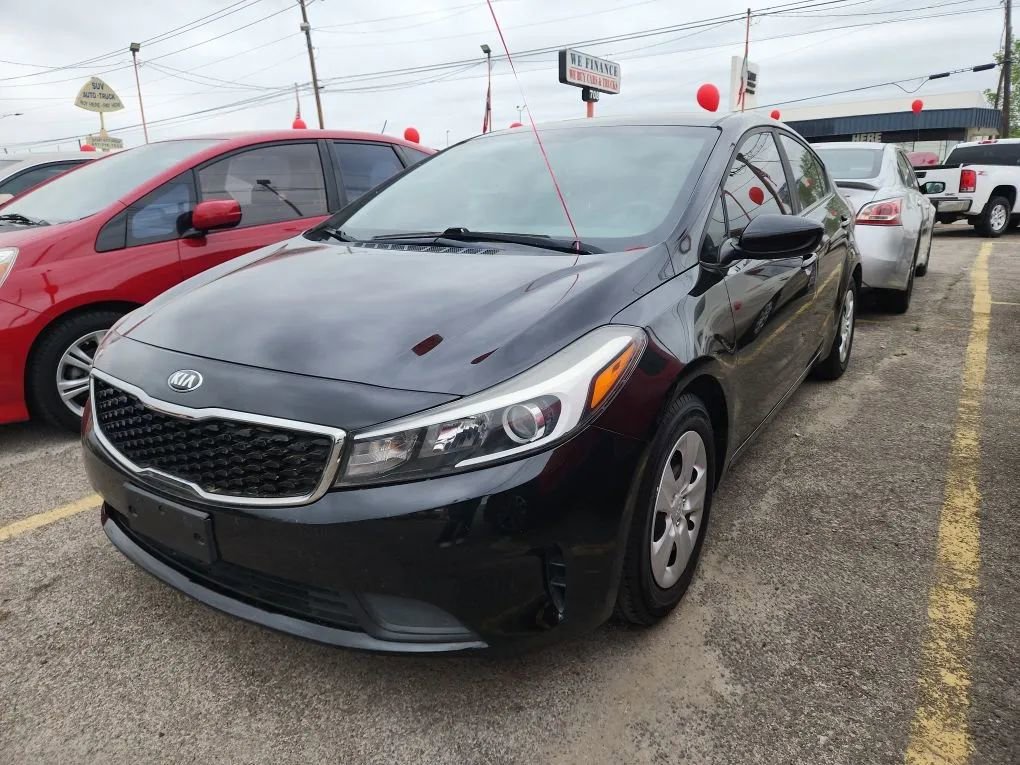 Used 2018 Kia Forte LX w/ LX Popular Package image 2