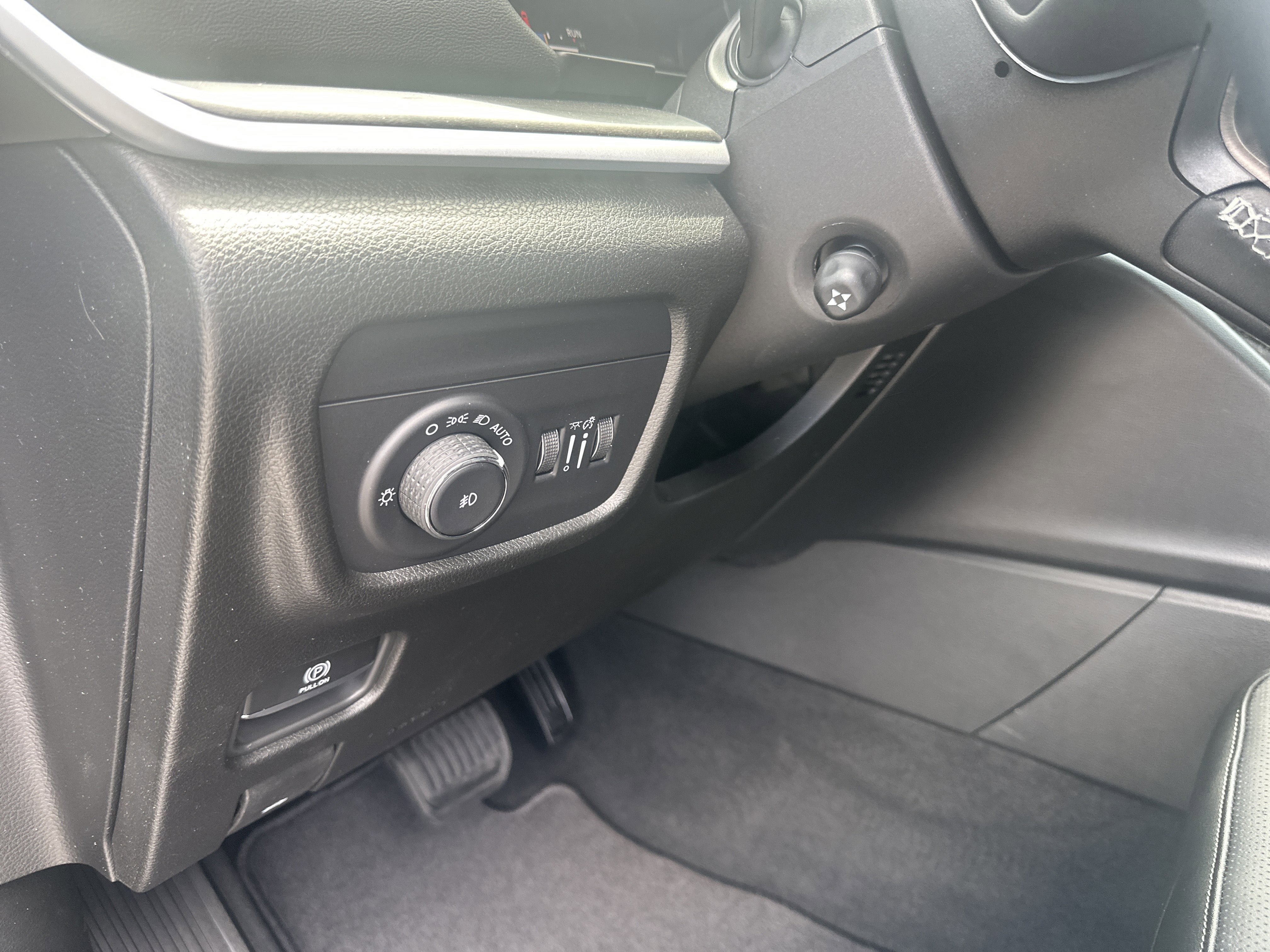 New 2026 Jeep Grand Cherokee L Limited AWD/4WD image 32