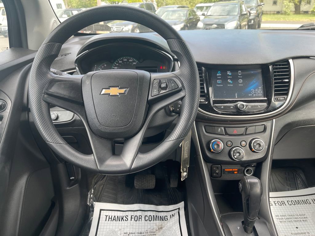 Used 2017 Chevrolet Trax LS FWD image 18